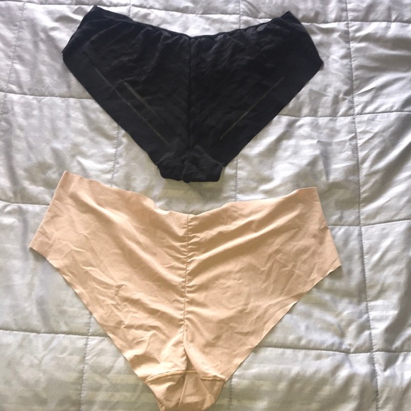 VS Undie Bundle NWOT - Picture 4 of 6